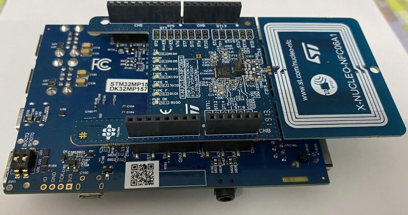 File:NFC06A1 and STM32MP157F-DK2 dock.jpg